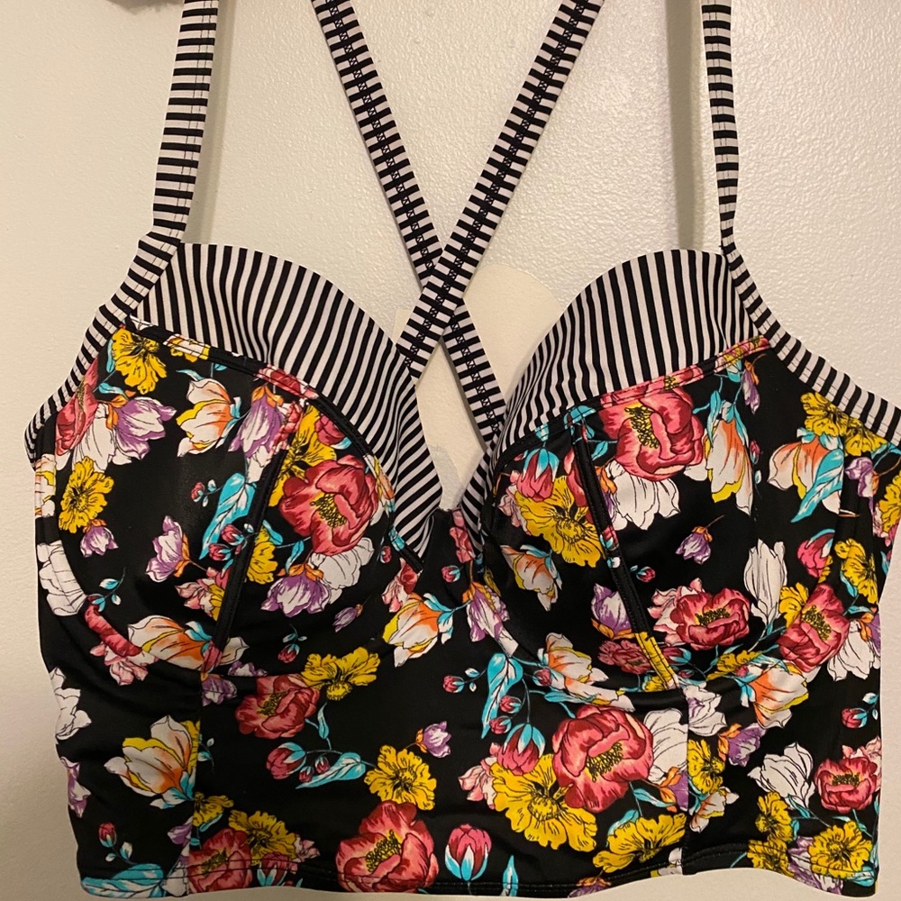 Torrid Sz 3 high waisted bikini